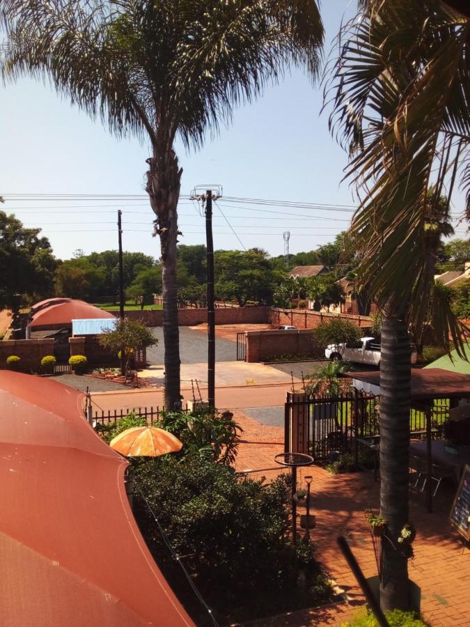 Africas Eden Guesthouse Mookgophong Buitenkant foto