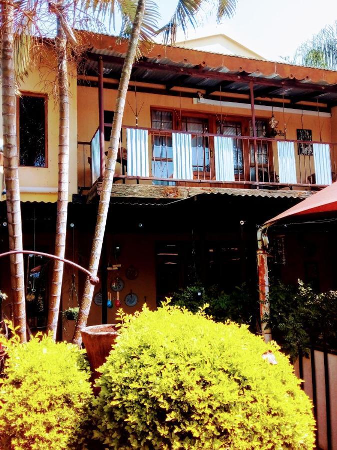 Africas Eden Guesthouse Mookgophong Buitenkant foto
