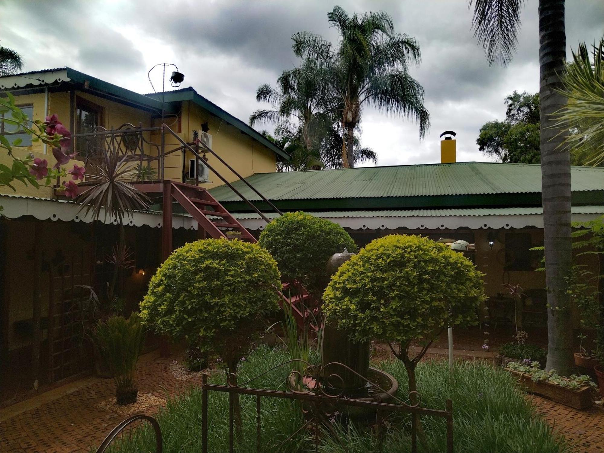 Africas Eden Guesthouse Mookgophong Buitenkant foto