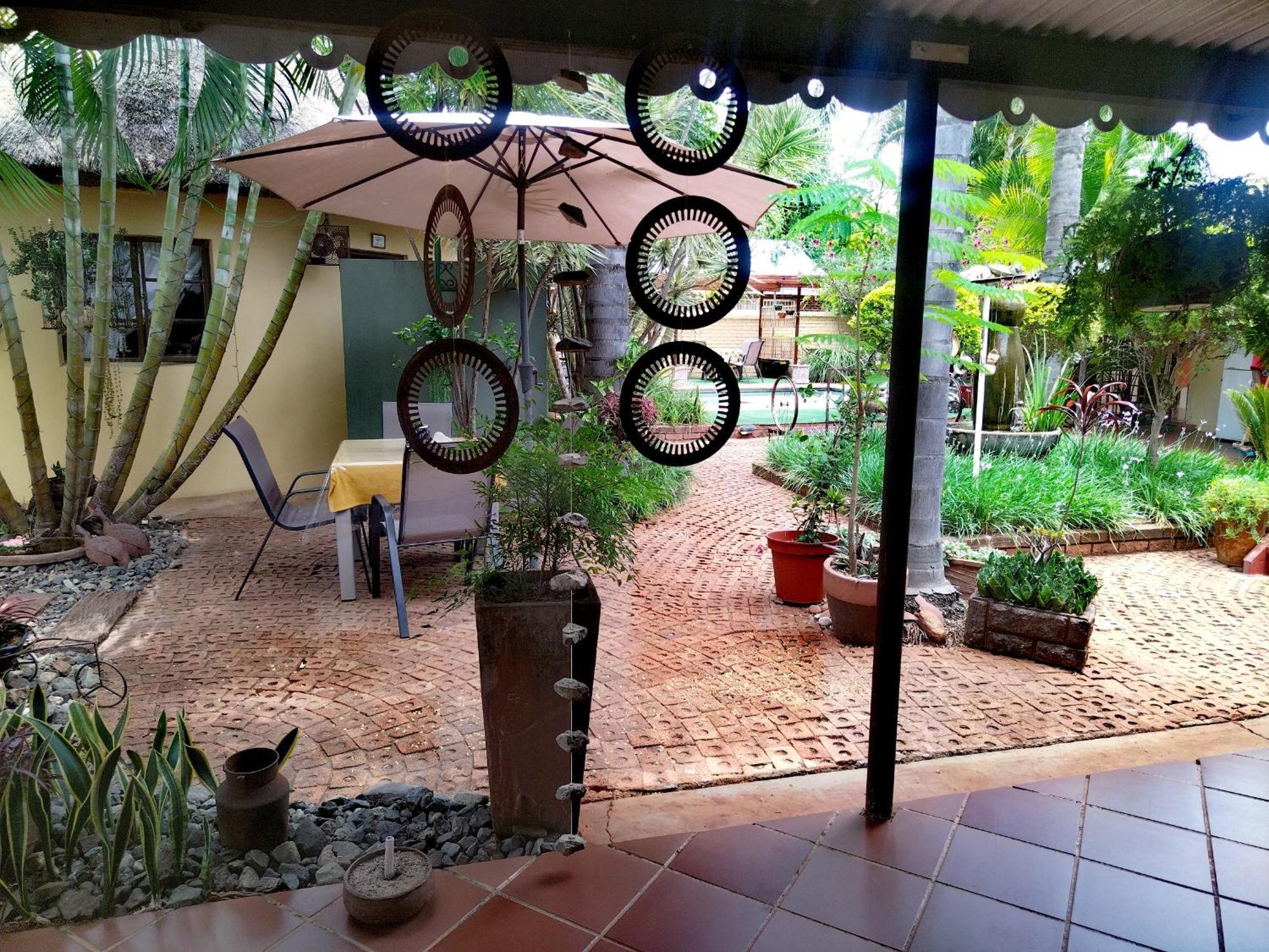 Africas Eden Guesthouse Mookgophong Buitenkant foto