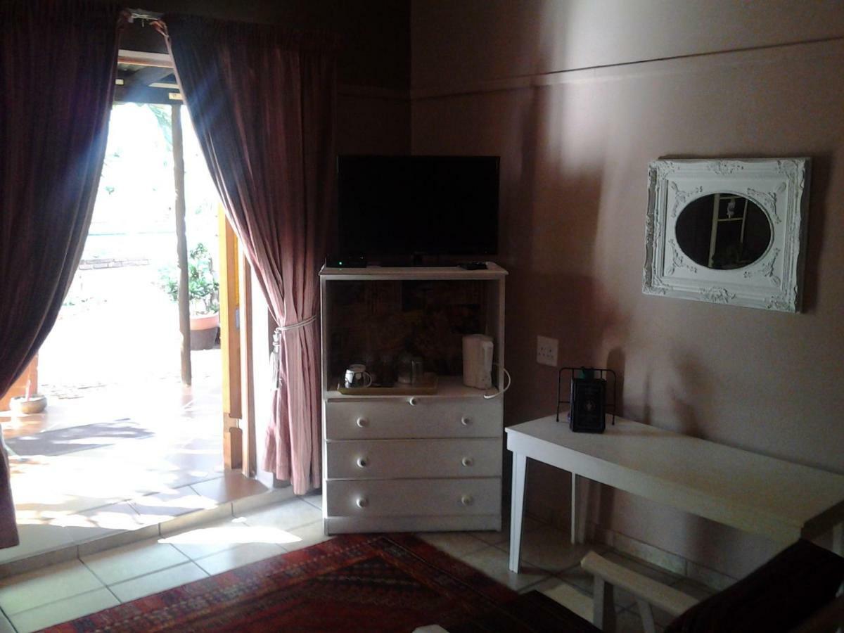 Africas Eden Guesthouse Mookgophong Buitenkant foto
